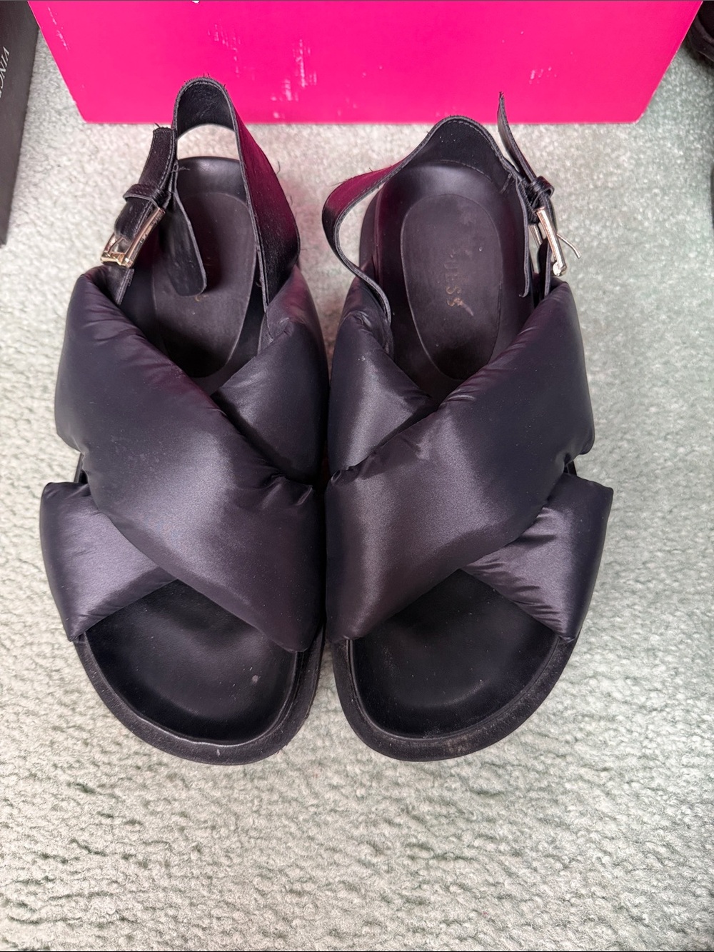 Guess Womens Black puffy Cross-Strap Sandals